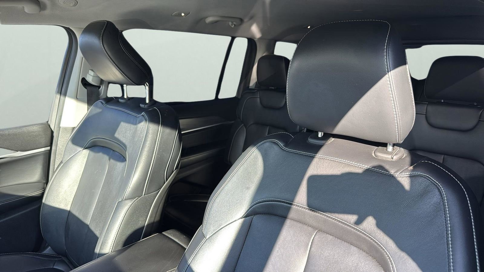 Used 2022 Jeep Grand Cherokee L Limited image 10