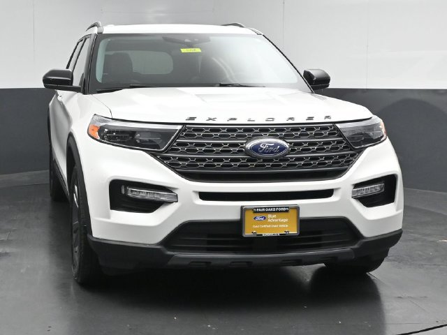 Certified 2024 Ford Explorer XLT w/ Equipment Group 202A AWD/4WD image 2