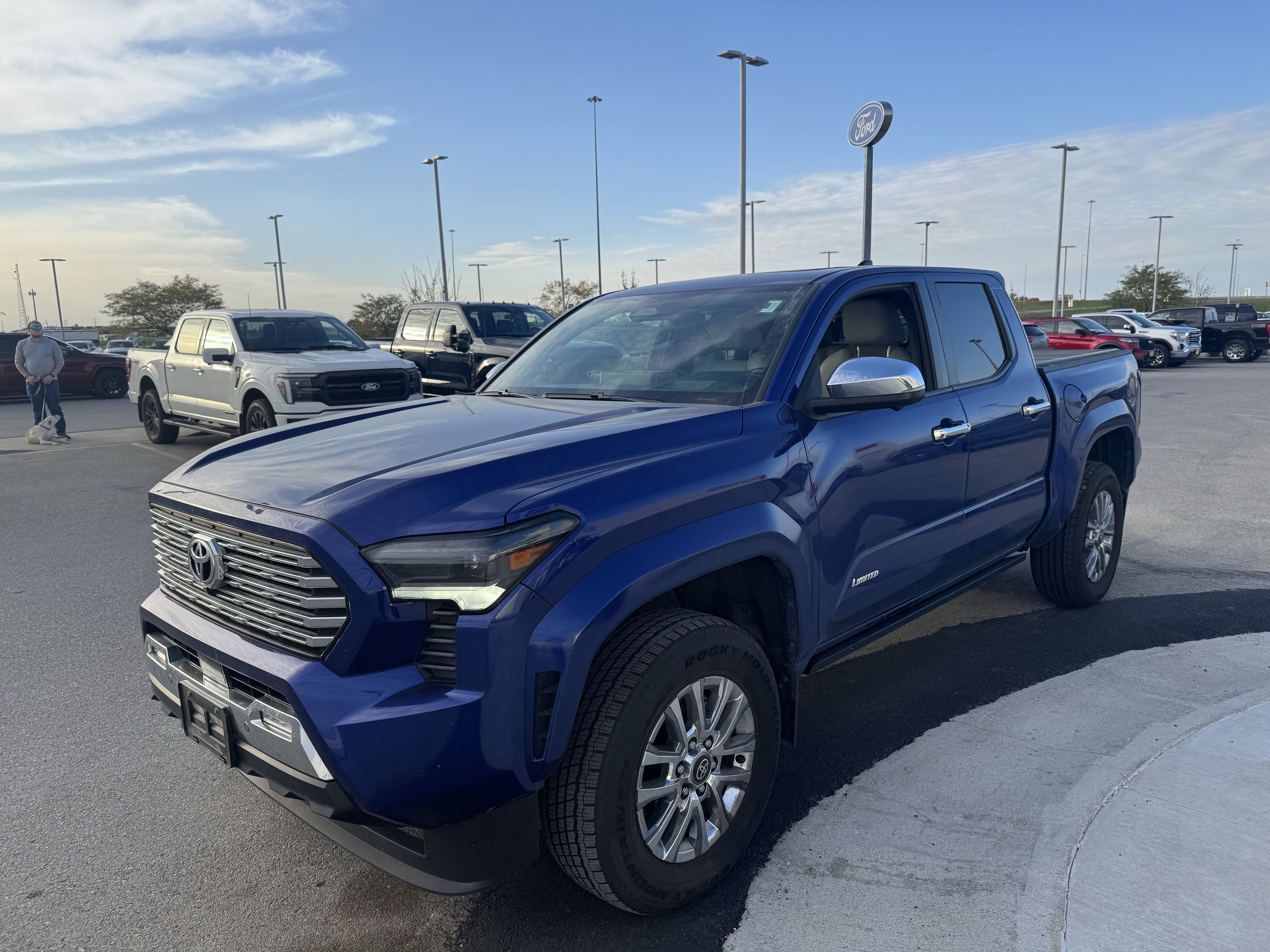 Used 2025 Toyota Tacoma Limited AWD/4WD image 3
