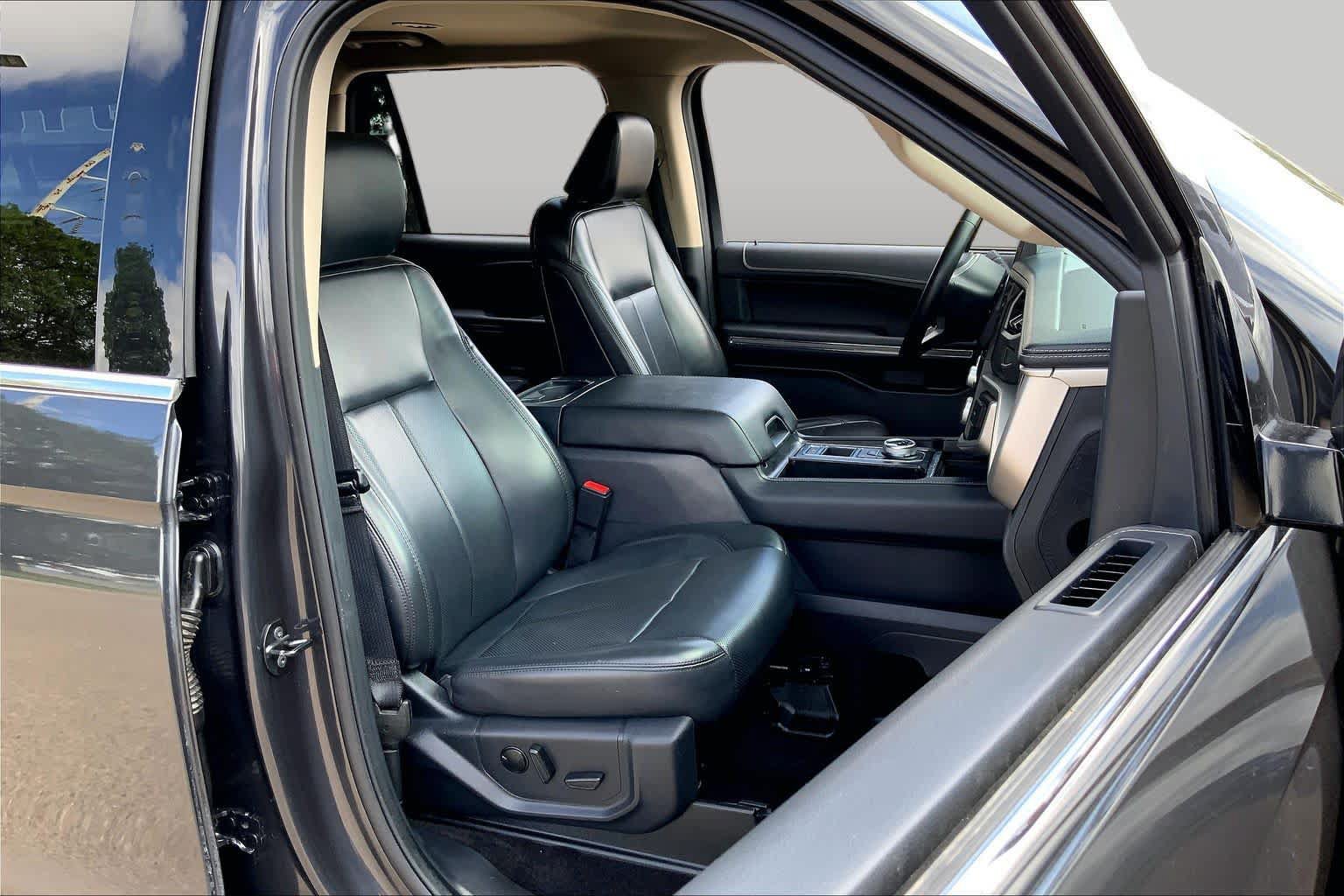 Certified 2022 Ford Expedition Max XLT RWD image 9