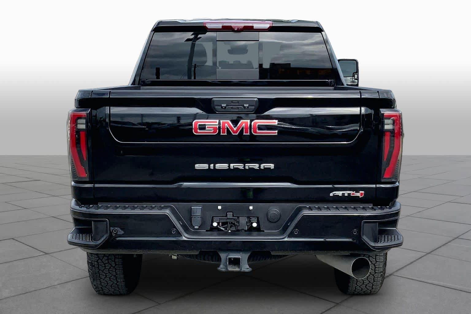 Used 2024 GMC Sierra 2500 AT4 w/ AT4 Premium Plus Package AWD/4WD image 5