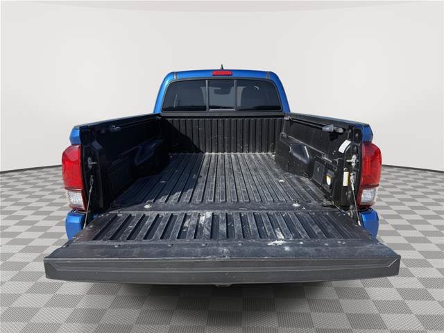 Used 2018 Toyota Tacoma TRD Sport AWD/4WD image 9