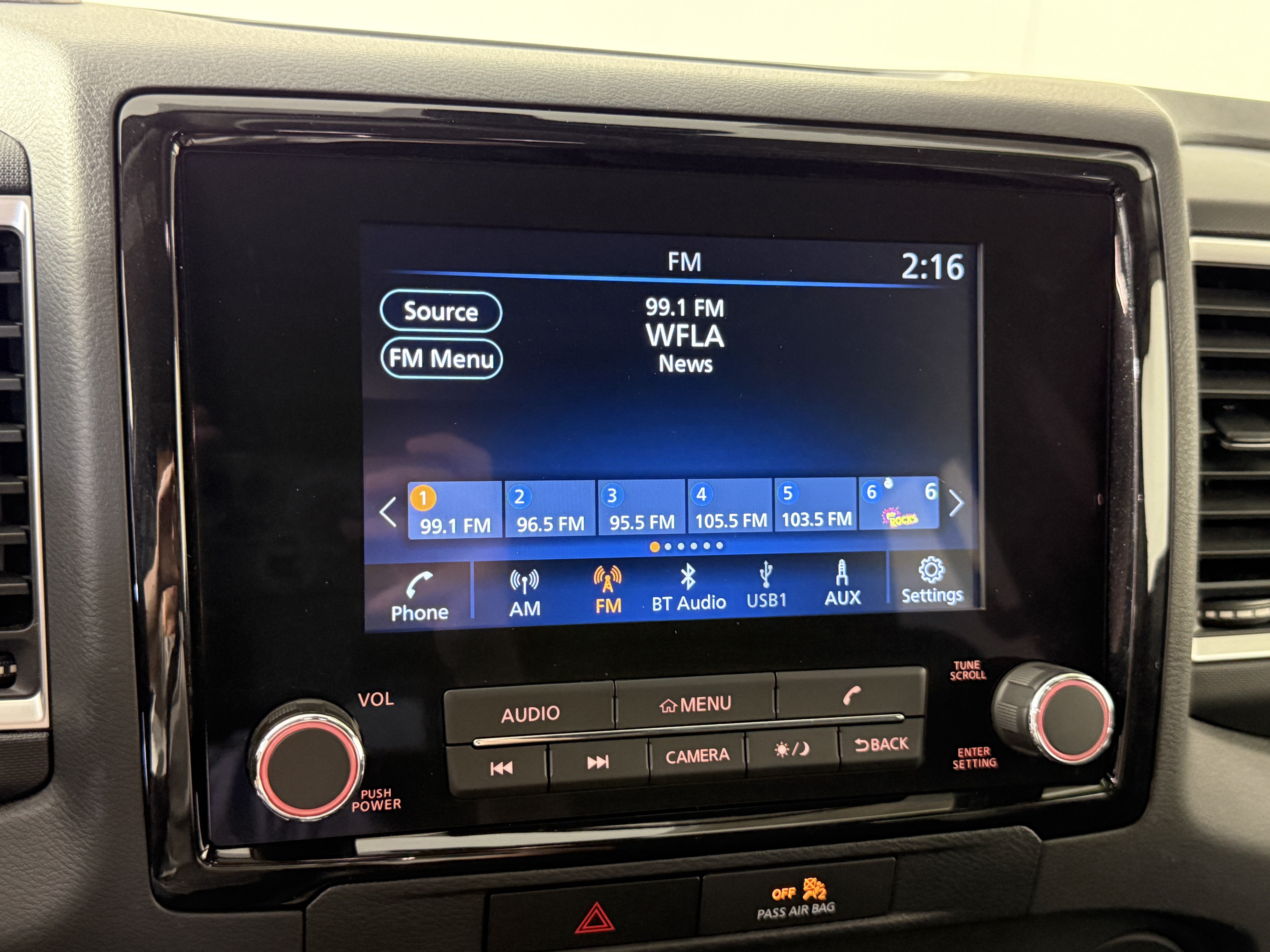 Used 2022 Nissan Frontier SV w/ SV Premium Package AWD/4WD image 22