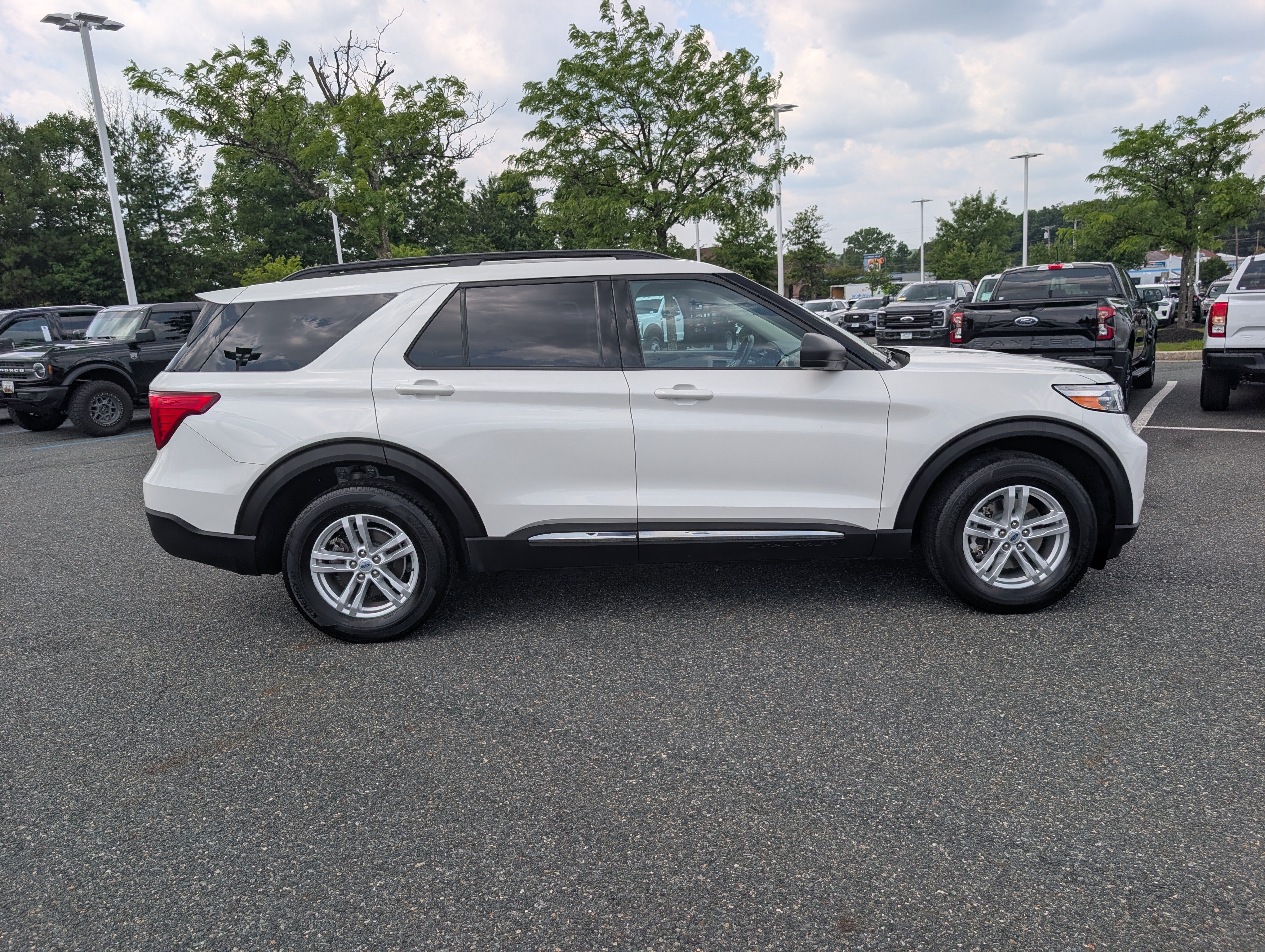 Certified 2023 Ford Explorer XLT AWD/4WD image 2
