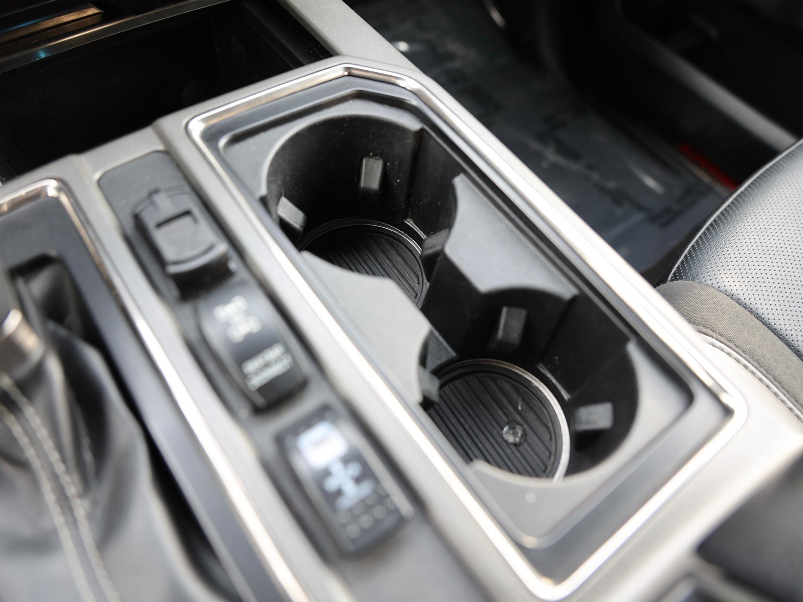 Certified 2020 Ford F150 Raptor w/ Equipment Group 802A Luxury image 41