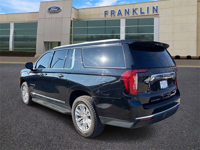 Used 2021 GMC Yukon XL SLT image 3