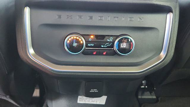 Certified 2025 Ford Expedition Max Platinum w/ Stealth Appearance Package AWD/4WD image 29