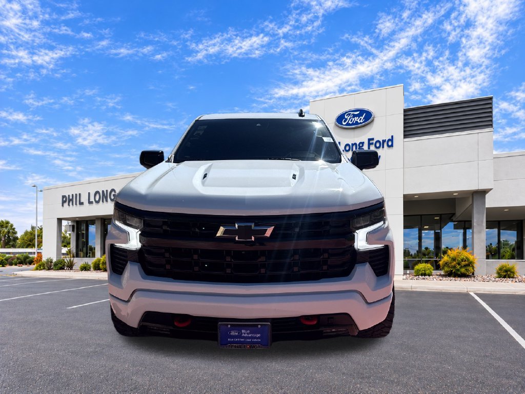 Used 2023 Chevrolet Silverado 1500 RST w/ Redline Edition AWD/4WD image 2
