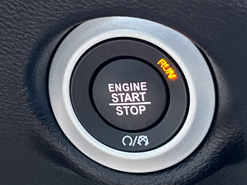Used 2026 Chrysler Pacifica Select FWD image 29