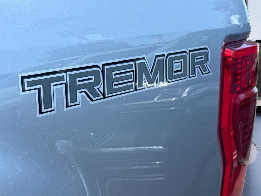 Certified 2022 Ford F350 Lariat w/ Tremor Off-Road Package AWD/4WD image 11