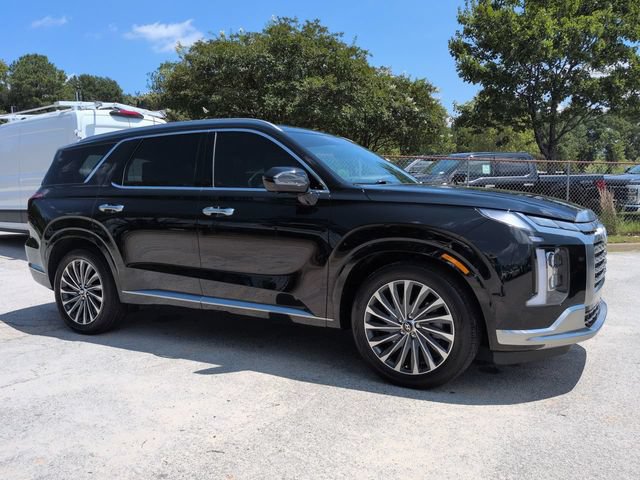 Used 2024 Hyundai Palisade Calligraphy FWD image 2