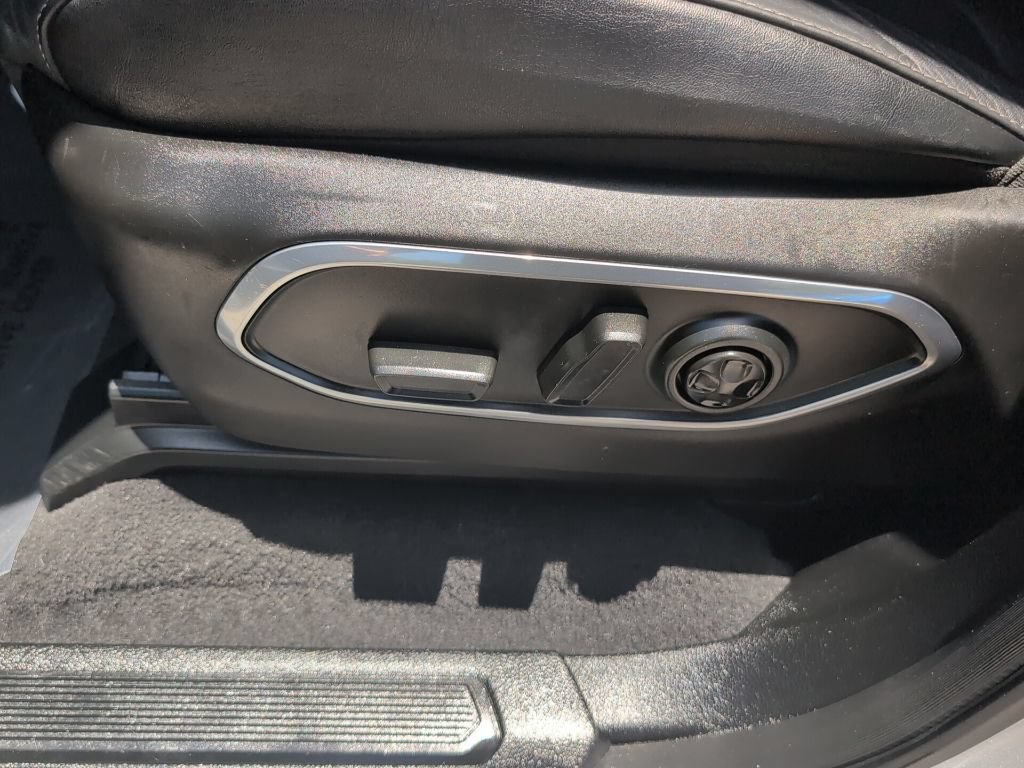 Used 2024 Jeep Wagoneer L Series II RWD image 9