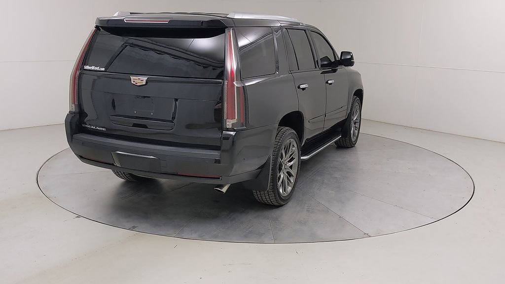Used 2019 Cadillac Escalade Premium Luxury w/ Escalade Sport Edition AWD/4WD image 16