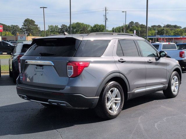 Certified 2022 Ford Explorer XLT w/ Equipment Group 202A RWD image 4