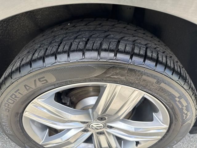 Used 2019 Volkswagen Tiguan SEL Premium AWD/4WD image 13