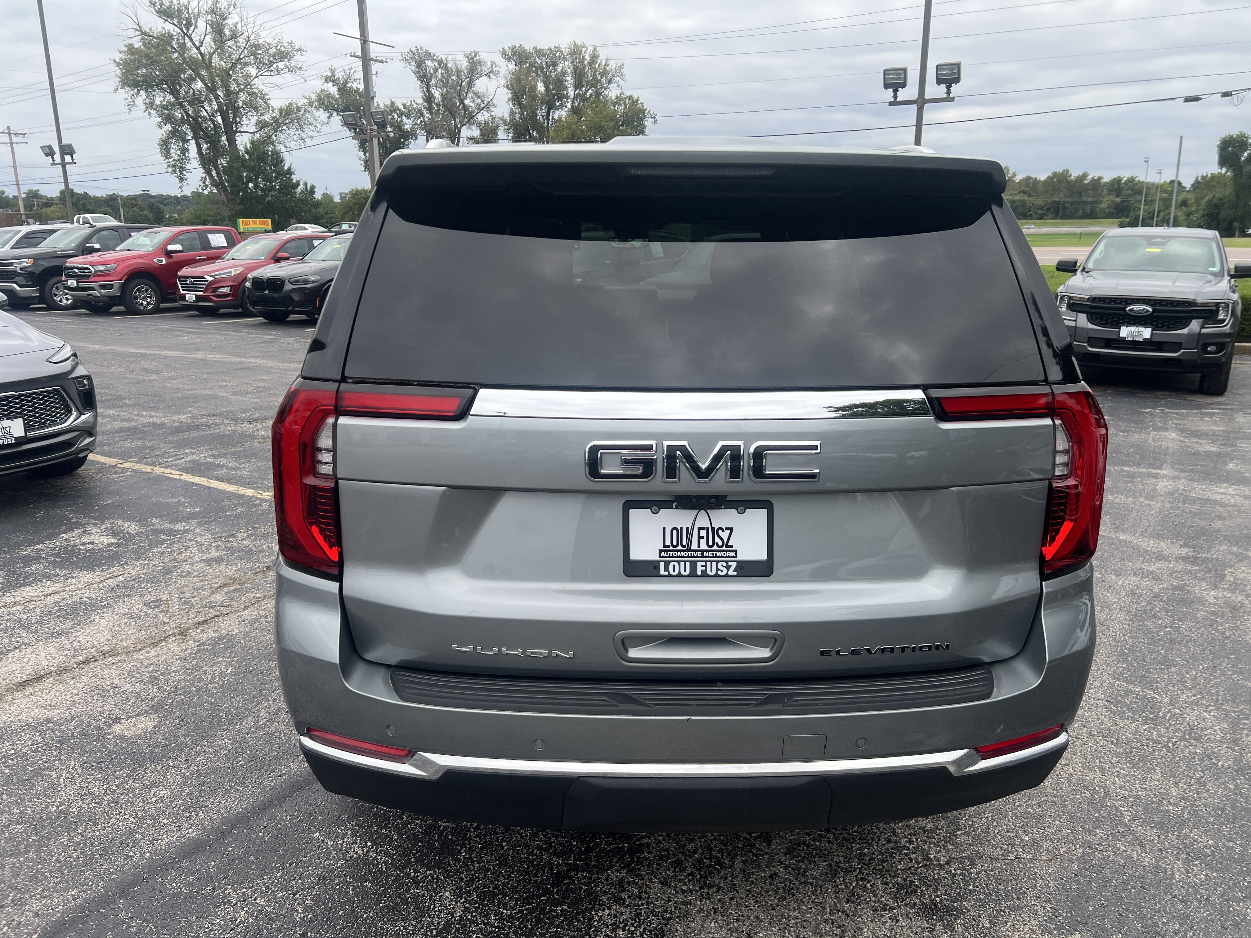 Used 2025 GMC Yukon Elevation w/ Elevation Premium Package AWD/4WD image 6