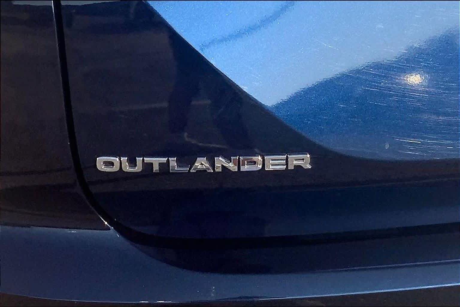 Used 2025 Mitsubishi Outlander SE FWD image 31