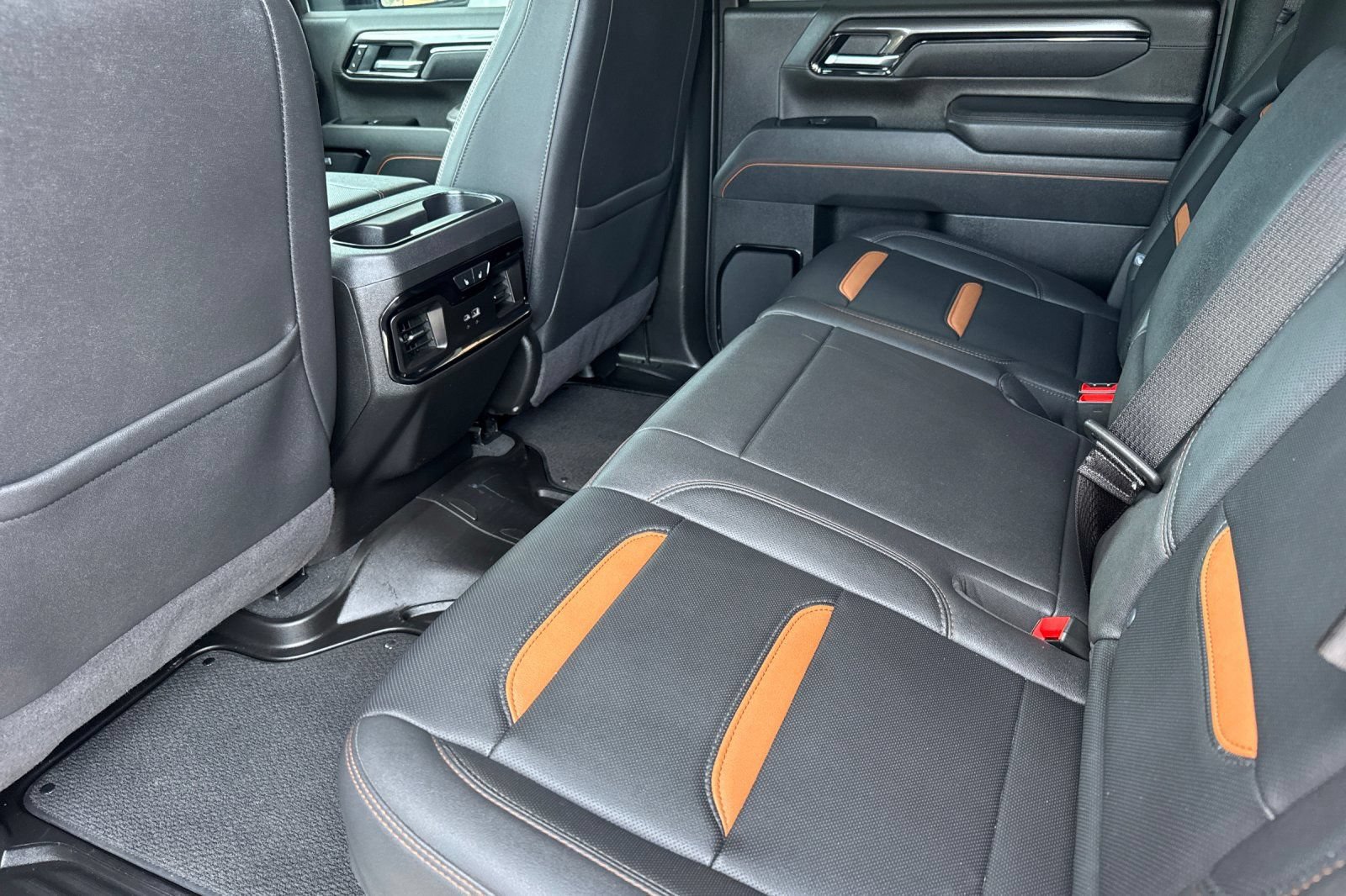 Used 2025 GMC Sierra 2500 AT4 AWD/4WD image 13