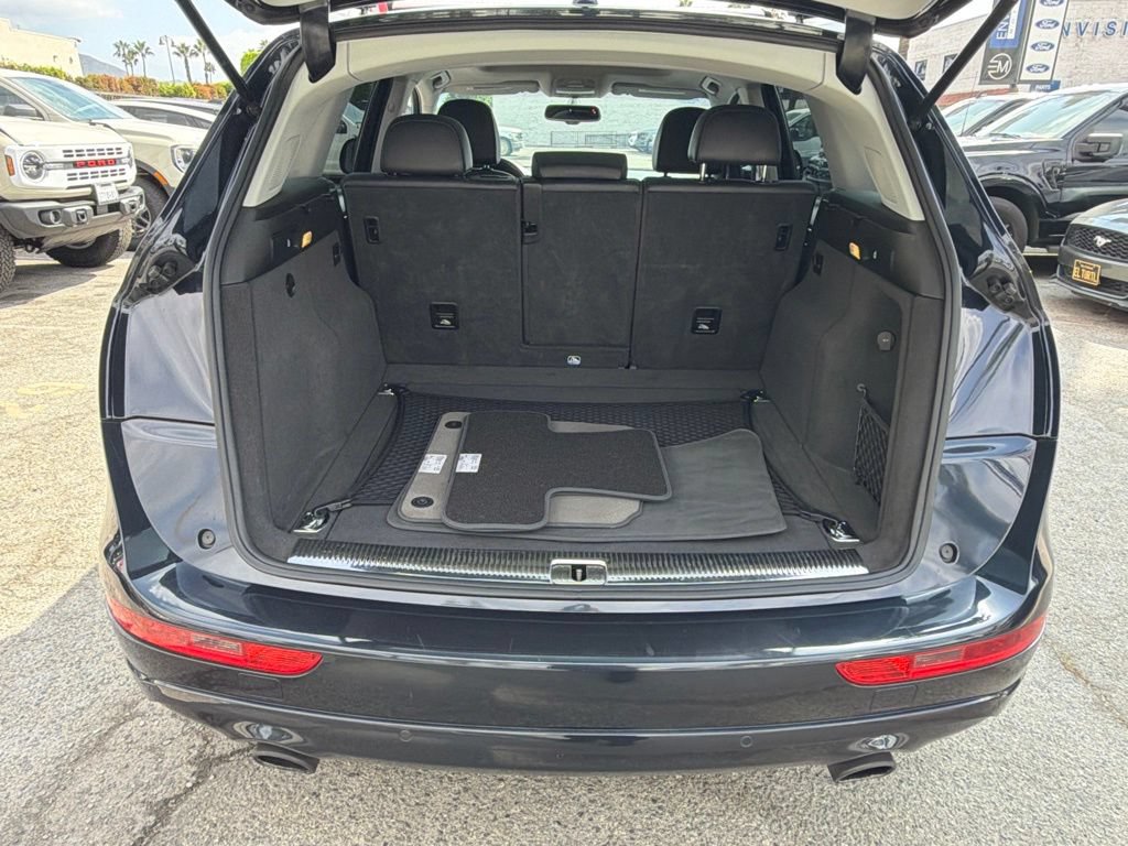 Used 2017 Audi Q5 2.0T Premium Plus w/ Technology Package AWD/4WD image 12