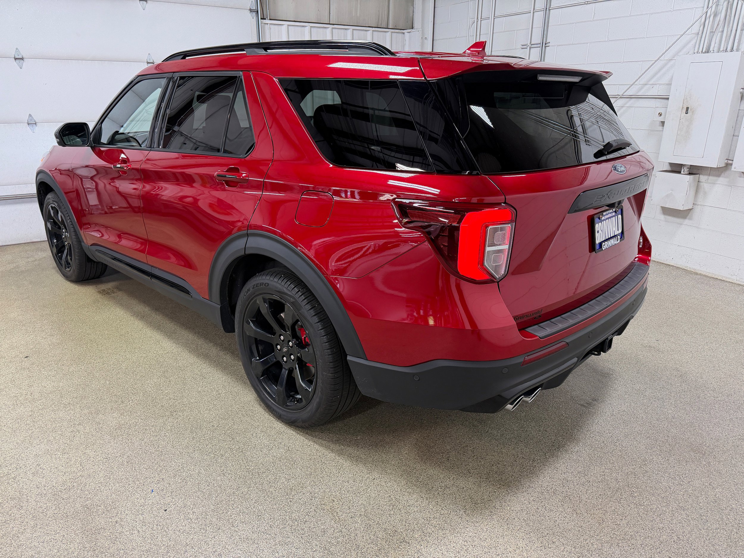 Certified 2020 Ford Explorer ST w/ ST Street Pack AWD/4WD image 7