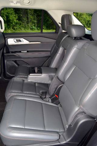 Certified 2025 Ford Explorer Active w/ Active Comfort Package AWD/4WD image 31