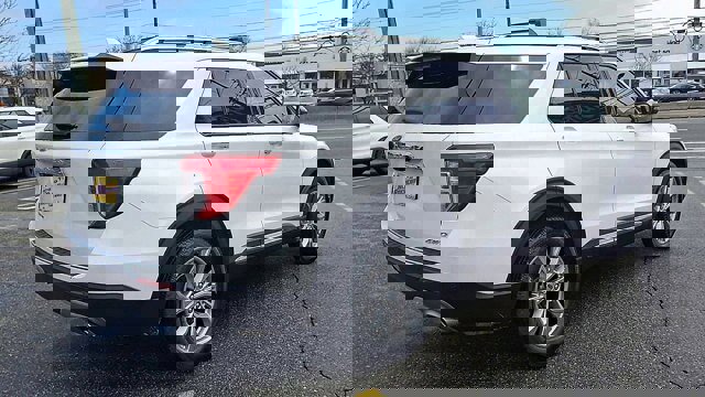 Certified 2023 Ford Explorer Limited w/ Limited Technology Package image 8