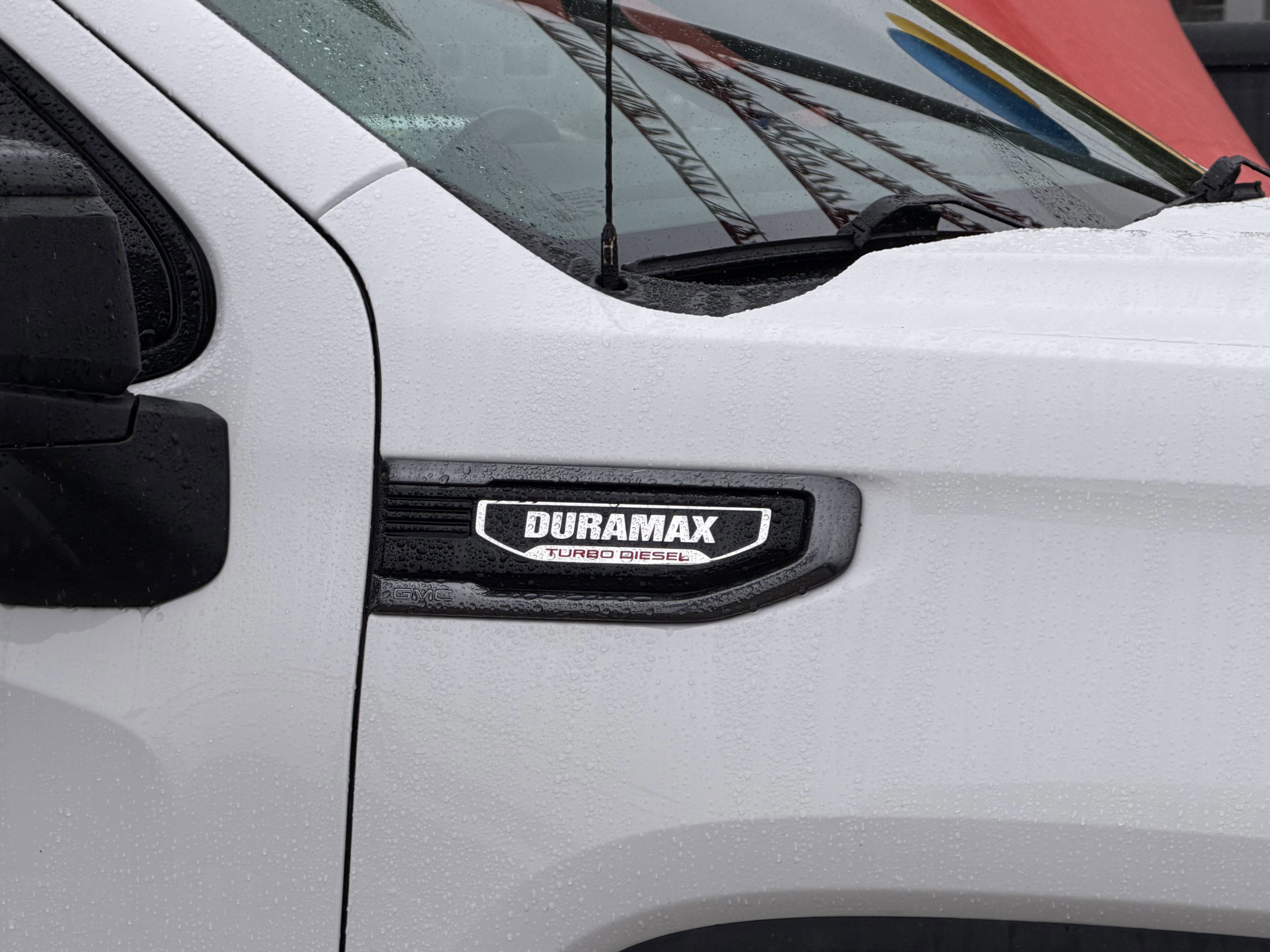 Used 2024 GMC Sierra 1500 AT4 w/ Technology Package image 9