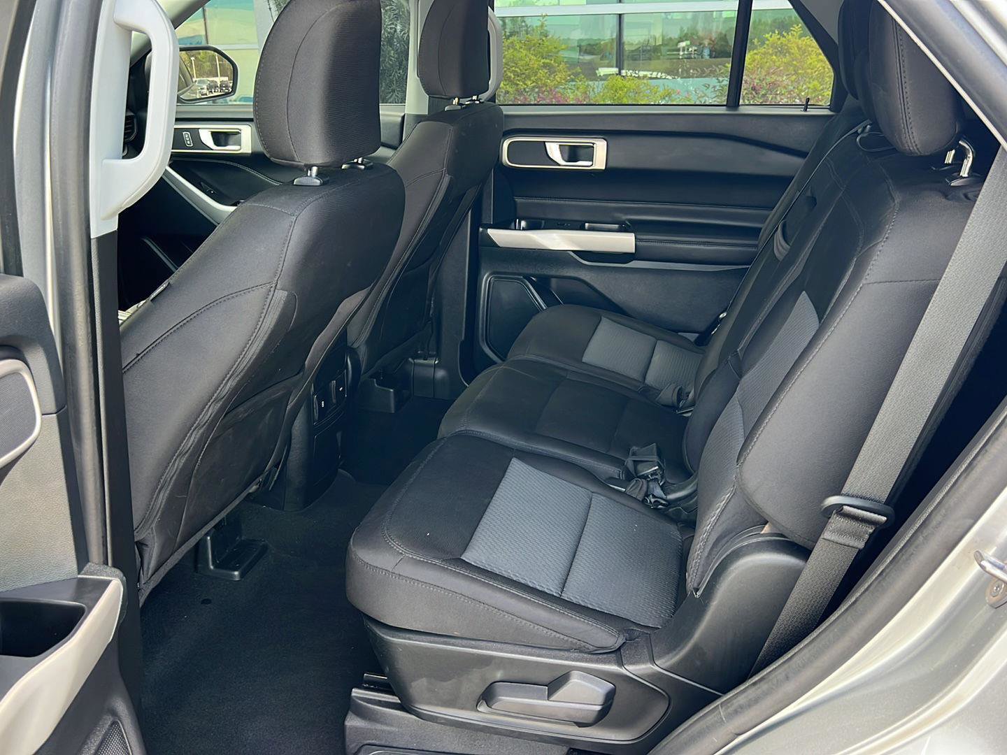 Certified 2024 Ford Explorer XLT RWD image 11