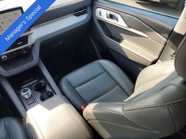 Certified 2025 Ford Explorer Active w/ Active Comfort Package AWD/4WD image 31