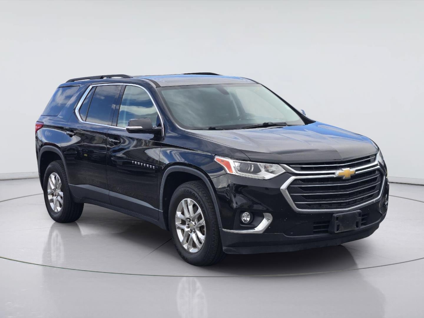 Used 2019 Chevrolet Traverse LT FWD image 3
