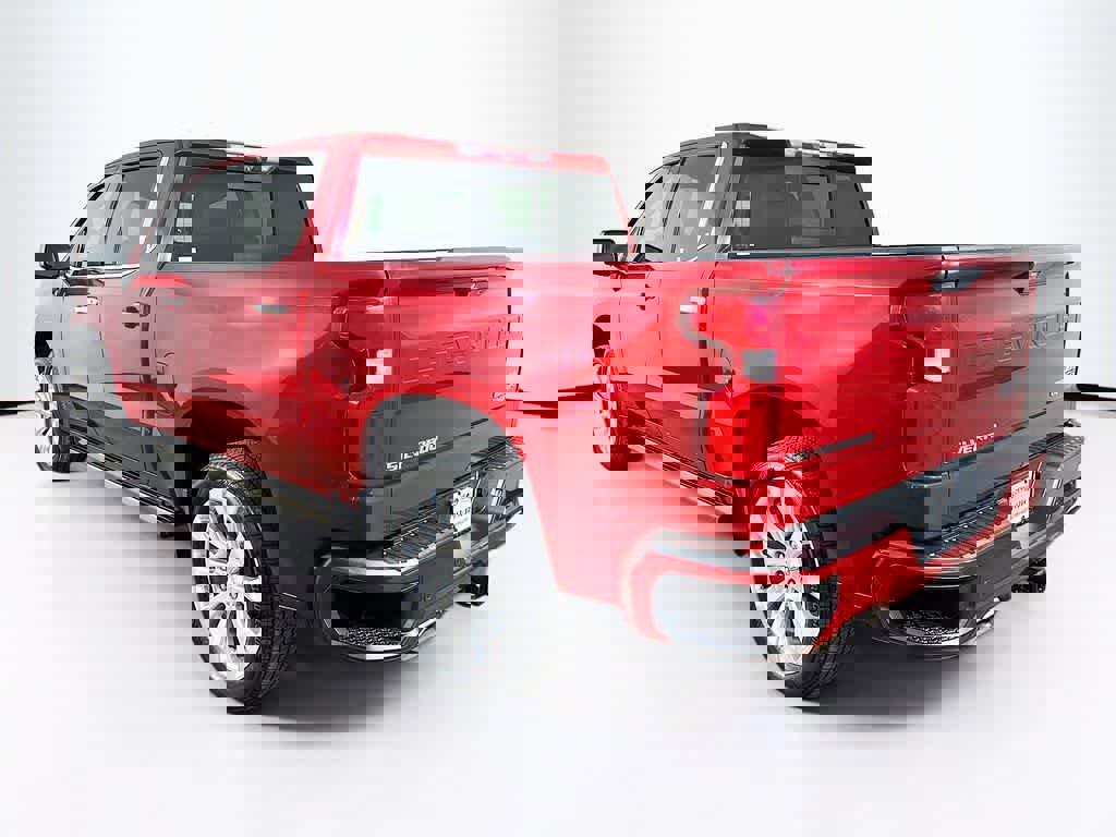 Used 2021 Chevrolet Silverado 1500 High Country w/ Technology Package image 3