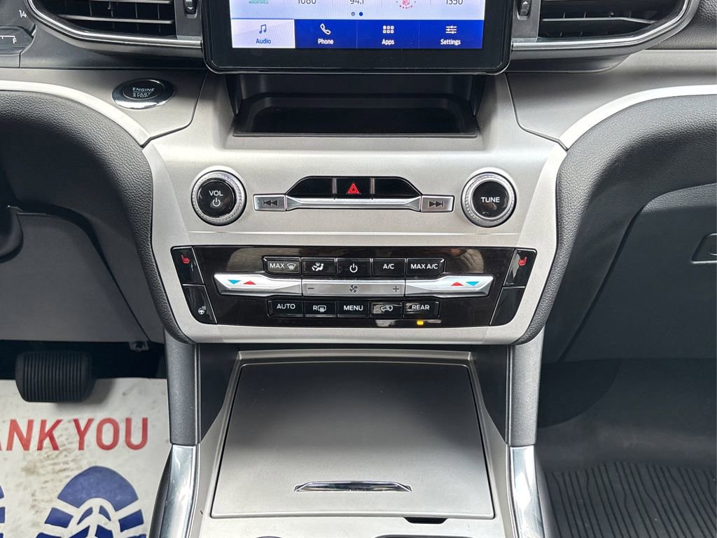 Certified 2022 Ford Explorer XLT w/ Equipment Group 202A image 29