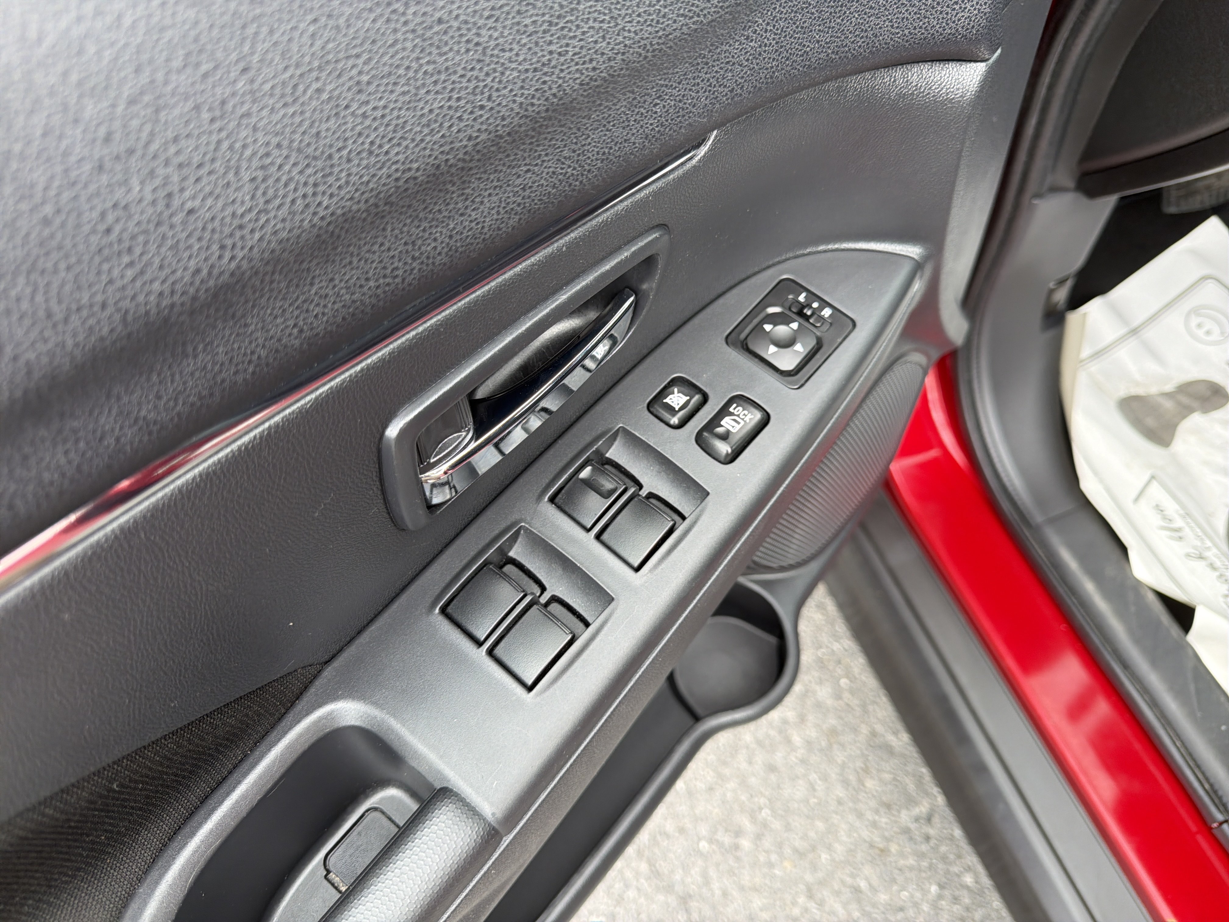 Used 2025 Mitsubishi Outlander Sport AWD image 16