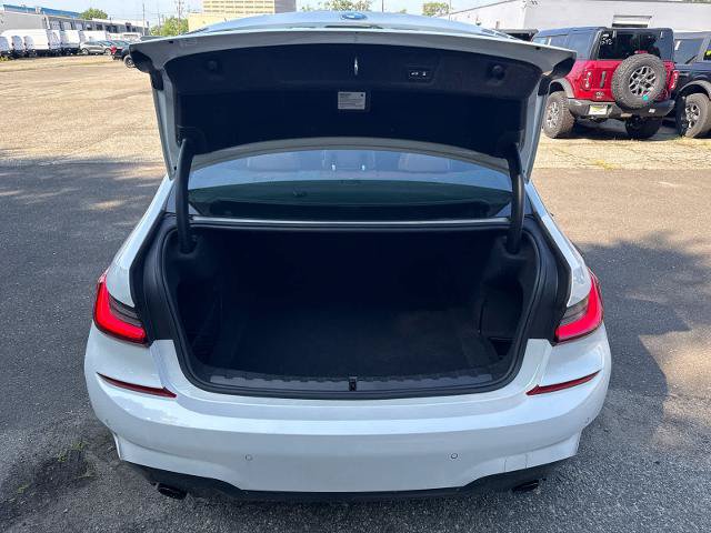 Used 2022 BMW 330i xDrive Sedan w/ M Sport Package AWD/4WD image 10