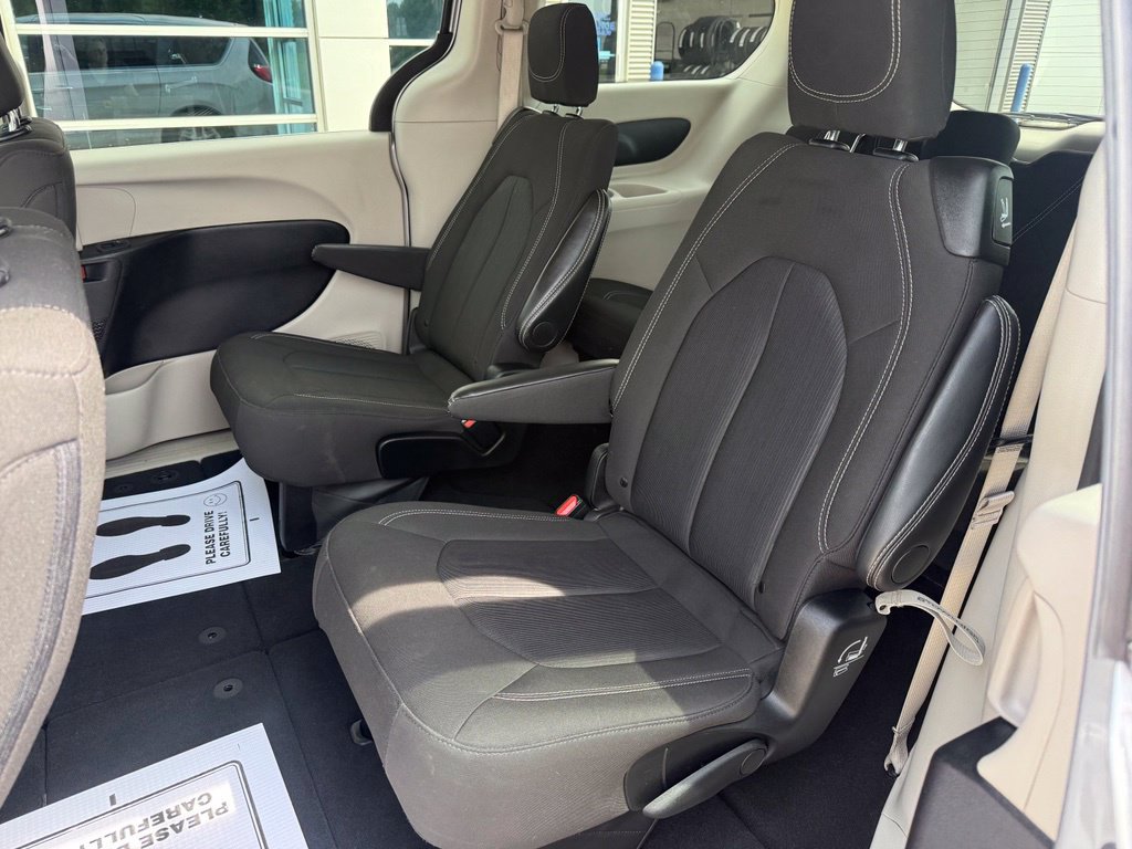Used 2024 Chrysler Voyager LX FWD image 23