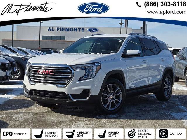 Used 2023 GMC Terrain SLT image 1