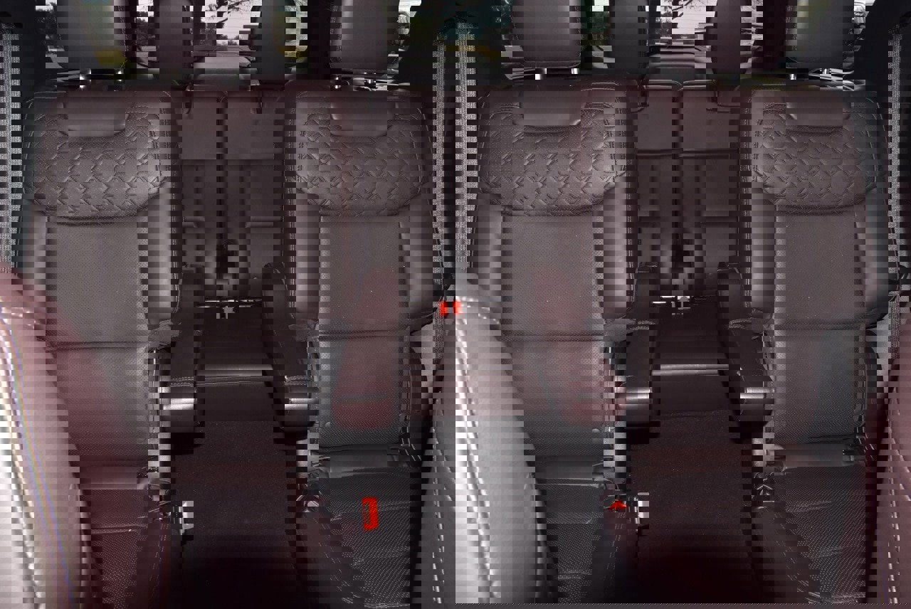 Certified 2025 Ford Explorer Platinum w/ LUX Leather Package image 22