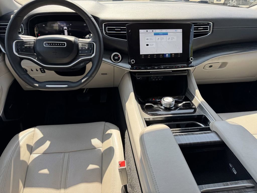 Used 2024 Jeep Wagoneer Series III AWD/4WD image 12