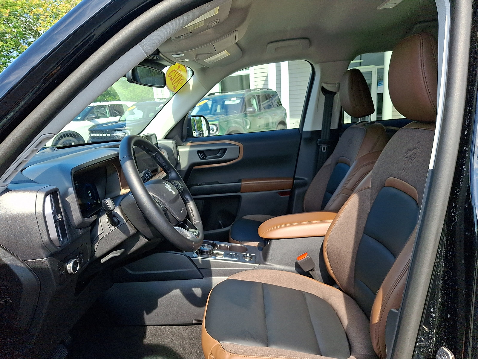Certified 2025 Ford Bronco Sport Outer Banks w/ Outer Banks Tech Package+ AWD/4WD image 14