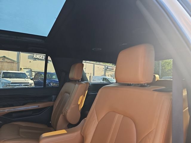 Certified 2022 Ford Expedition Platinum RWD image 15