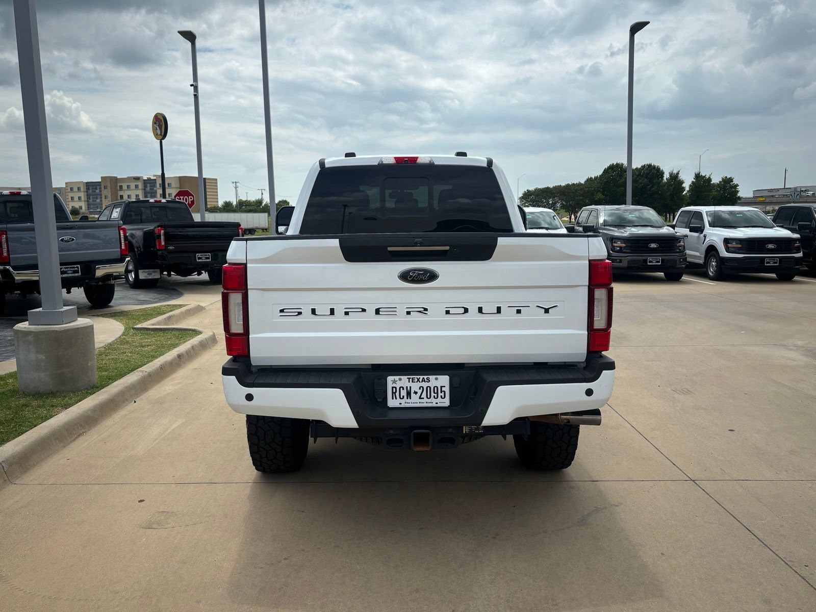 Certified 2022 Ford F250 Lariat w/ Tremor Off-Road Package AWD/4WD image 8