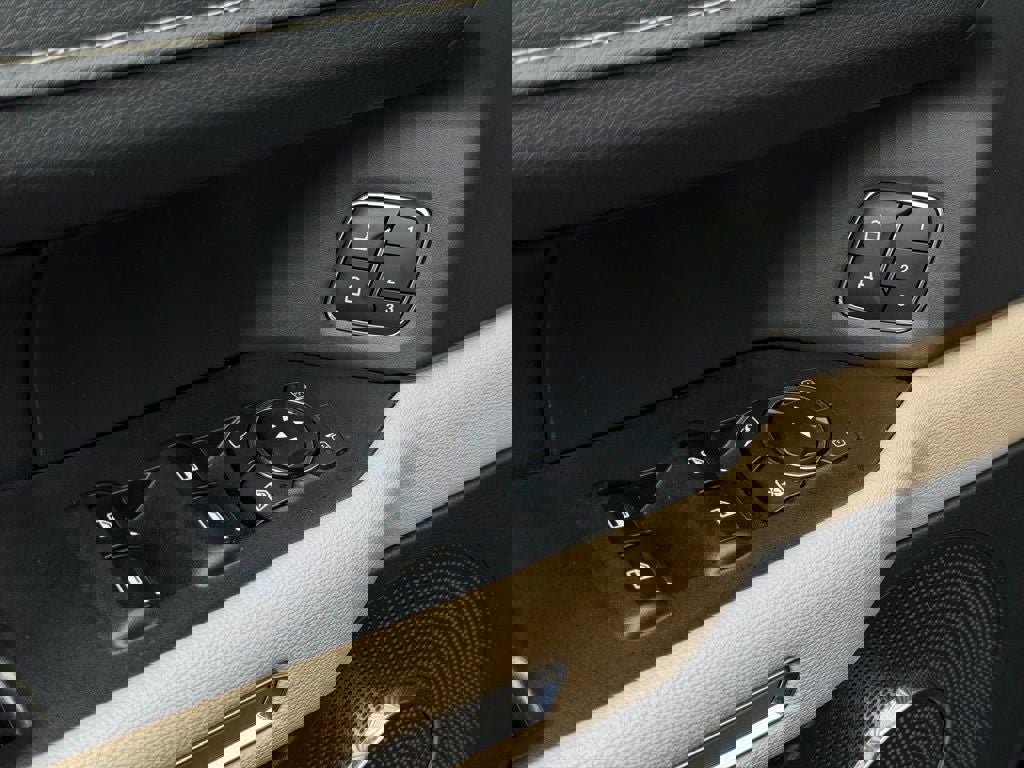 Certified 2024 Ford Expedition Limited image 28