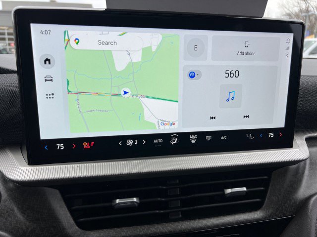 Certified 2025 Ford Explorer Platinum w/ LUX Leather Package image 13