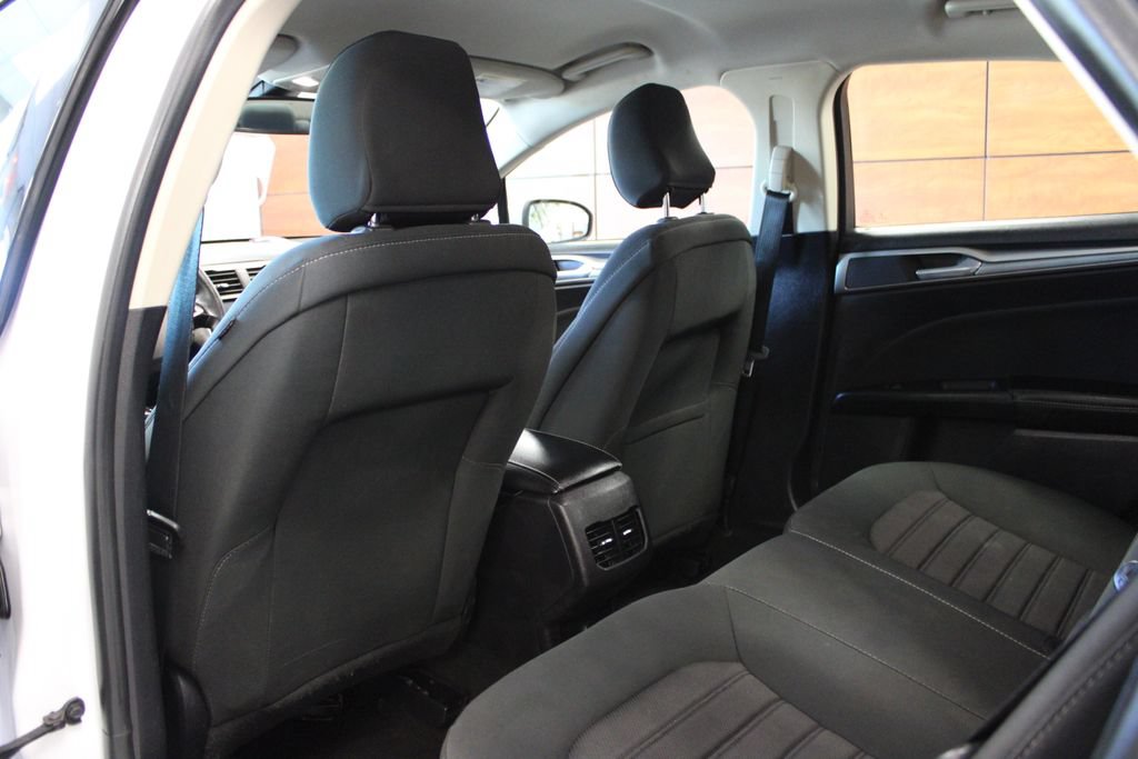 Certified 2020 Ford Fusion SE FWD image 22
