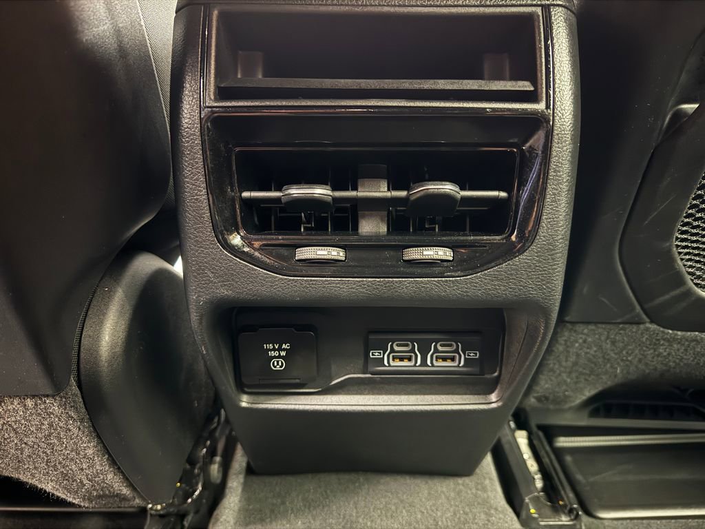 Used 2023 Jeep Grand Cherokee Altitude AWD/4WD image 25