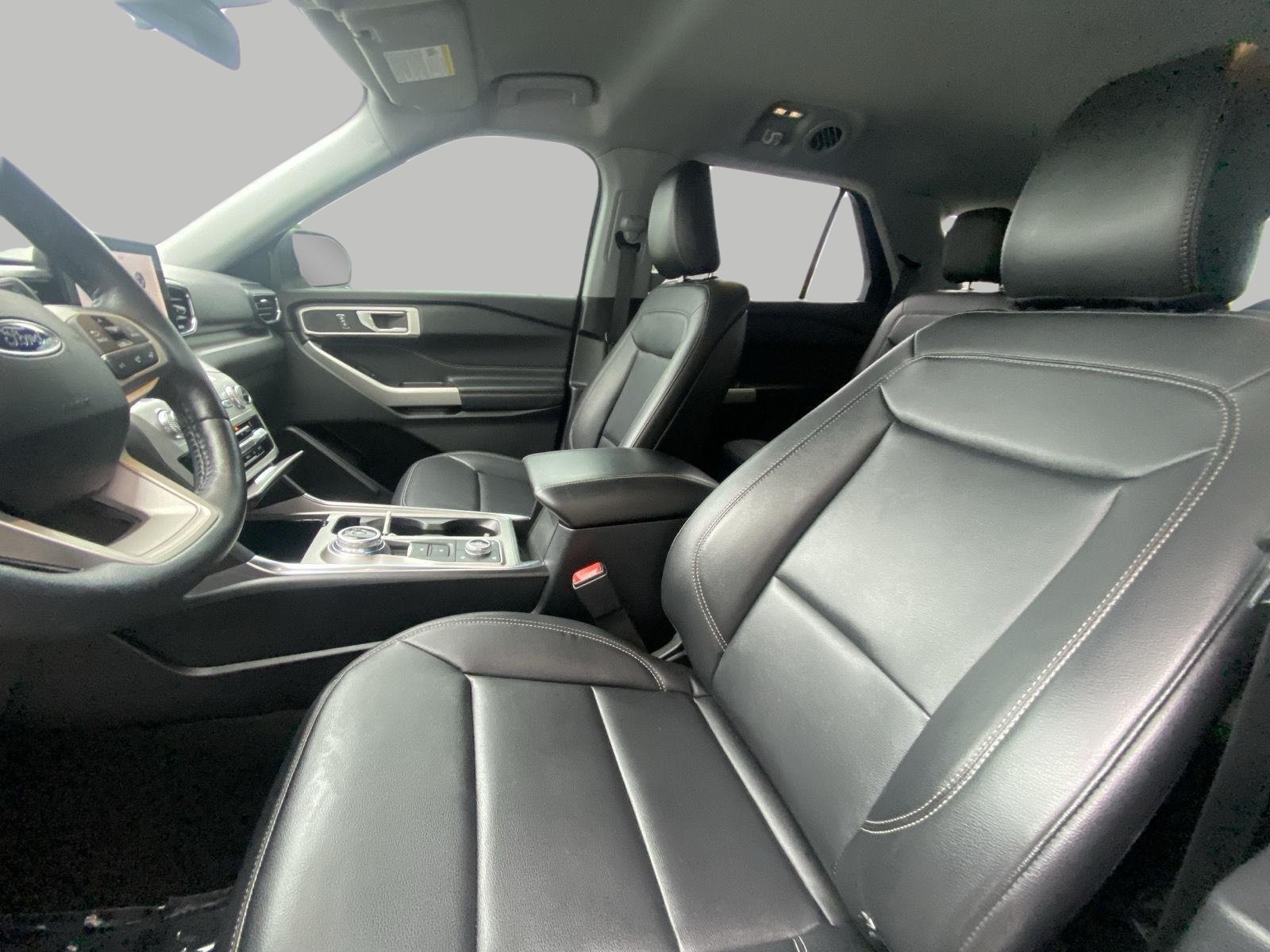 Certified 2020 Ford Explorer XLT w/ Equipment Group 202A AWD/4WD image 15