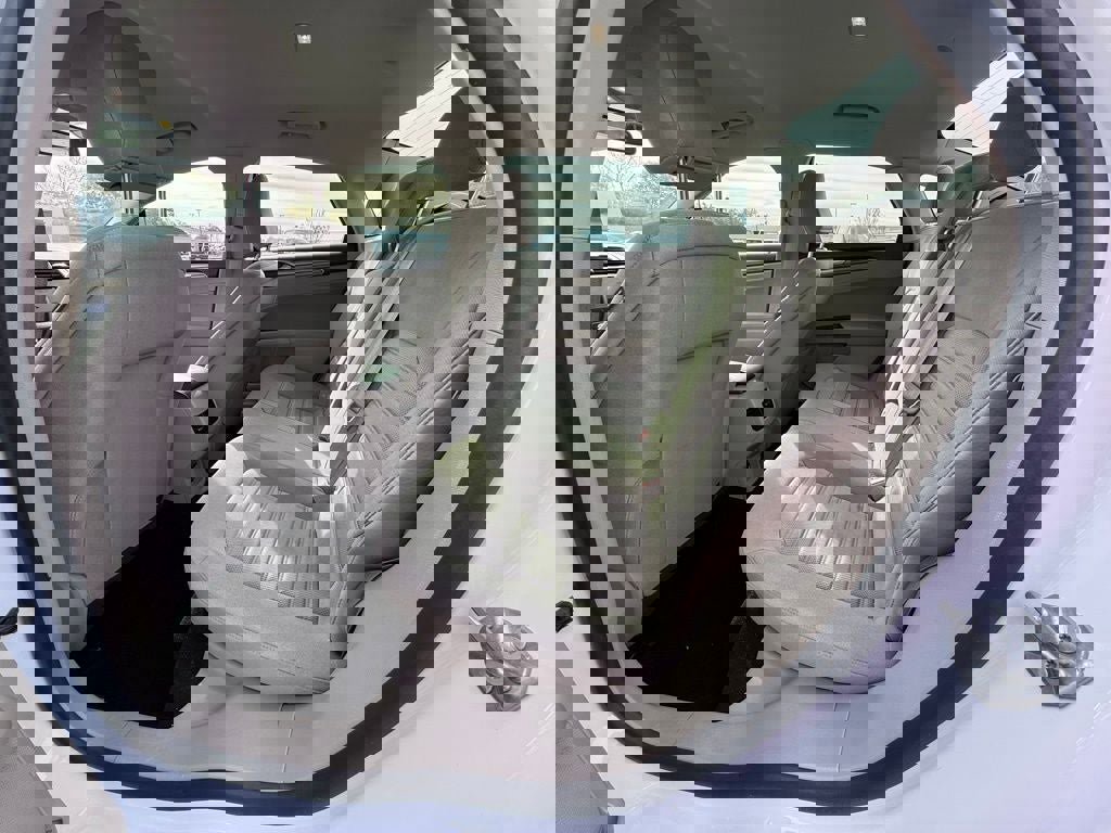 Certified 2020 Ford Fusion SE image 10