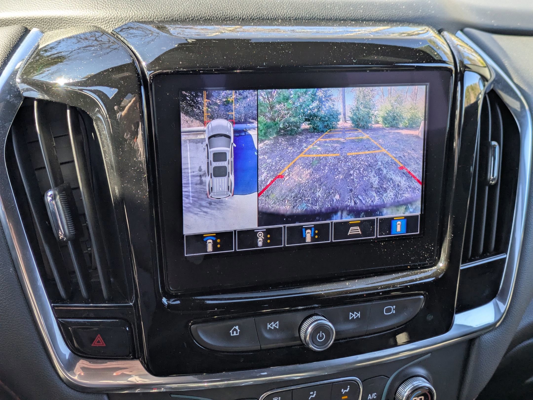 Used 2023 Chevrolet Traverse RS image 22