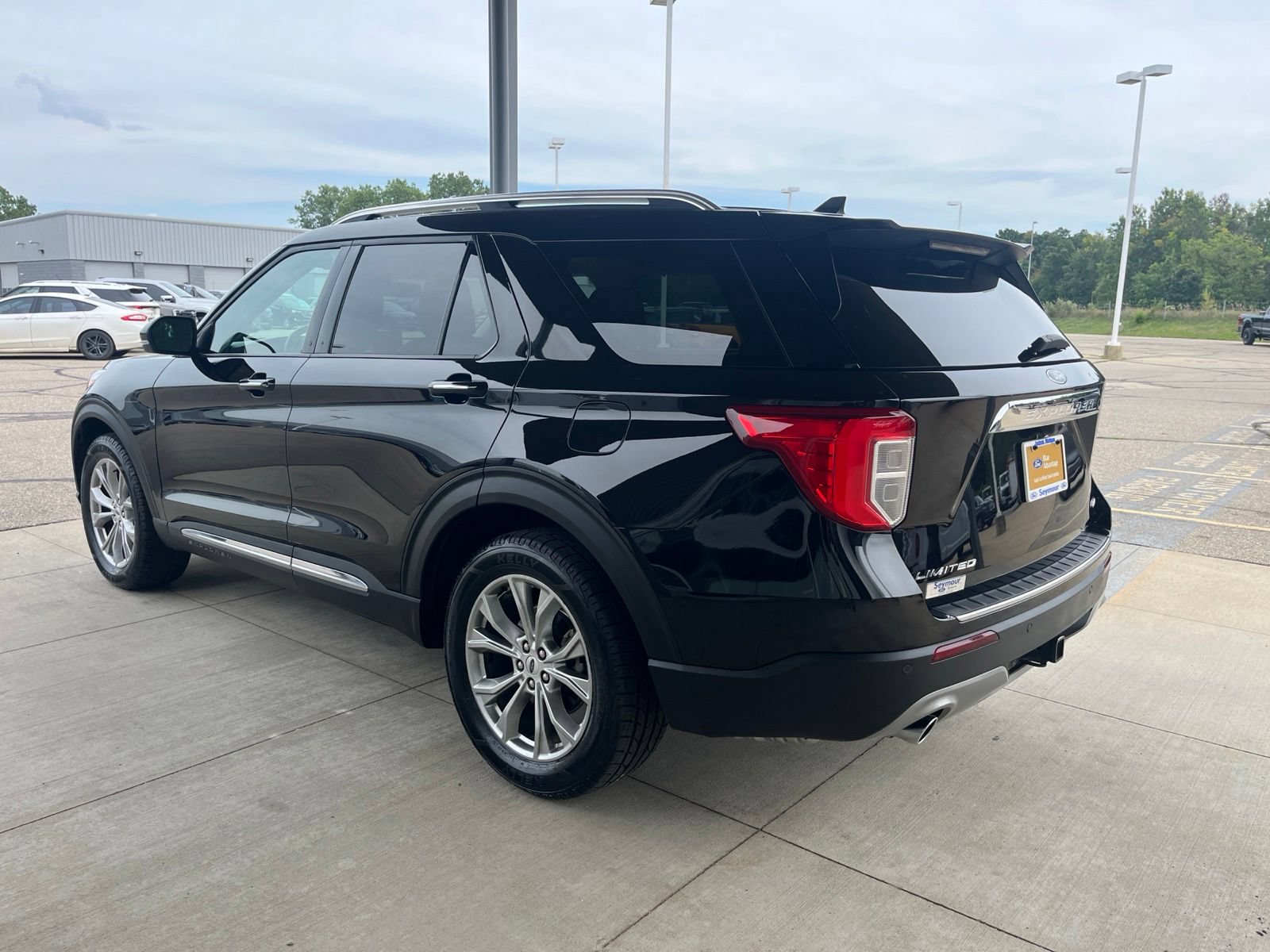 Certified 2024 Ford Explorer Limited w/ Limited Technology Package AWD/4WD image 5
