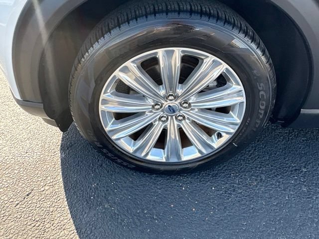 Certified 2023 Ford Explorer XLT w/ Equipment Group 202A RWD image 3